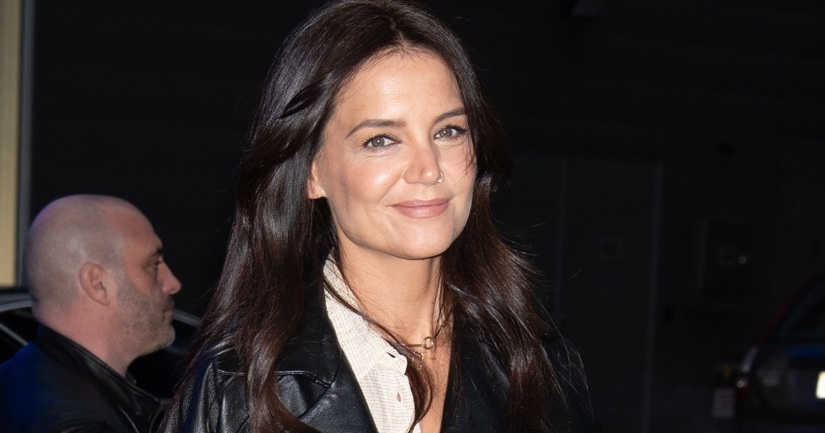 Η Katie Holmes υιοθέτησε το γαλλικό κούρεμα που αποπνέει ανεπιτήδευτη κομψότητα