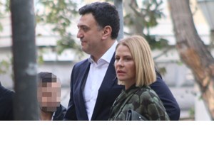 'Ελενα Χαραλαμπούδη | Ποιος είναι ο γοητευτικός σύζυγος της "5 minute mum"