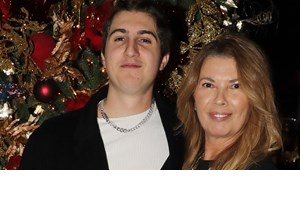 Ο Good Job Nicky ποζάρει με τη Σοφία Αλιμπέρτη & τον αδερφό του, Μιχαήλ | Το μήνυμα πριν τον μεγάλο τελικό της Eurovision - εικόνα 3