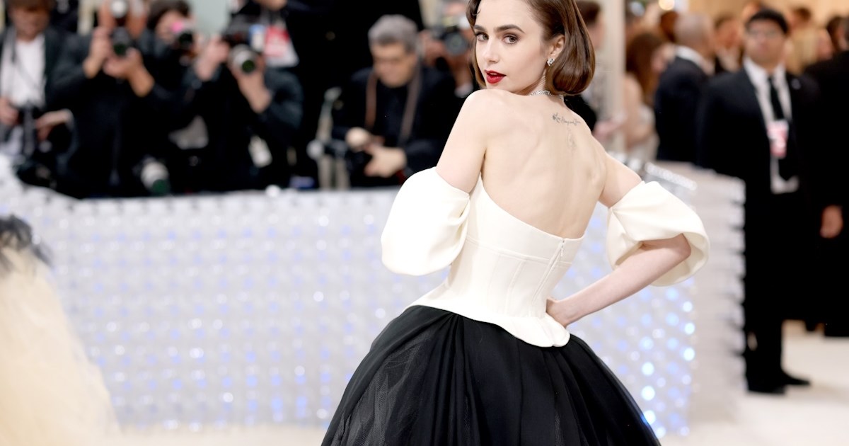 Emily in Athens | Η καλοκαιρινή εμφάνιση της Lily Collins με παρεό στην Ελλάδα - εικόνα 3