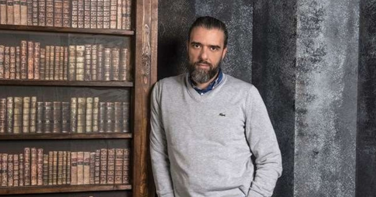 Σωτήρης Τσαφούλιας | Αγκαλιά με την κόρη του, Δέσποινα σε θεατρική πρεμιέρα - εικόνα 2