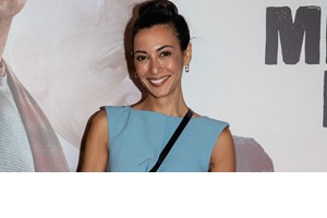 Ελένη Μενεγάκη | Το φούξια σακάκι της είναι το ιδανικό fashion piece για να "σπάσει" τα φθινοπωρινά looks