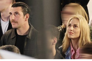 Η Ντορέττα Παπαδημητρίου είναι μία από εμάς | Η στοίβα με τα ασιδέρωτα στο σαλόνι της - εικόνα 3