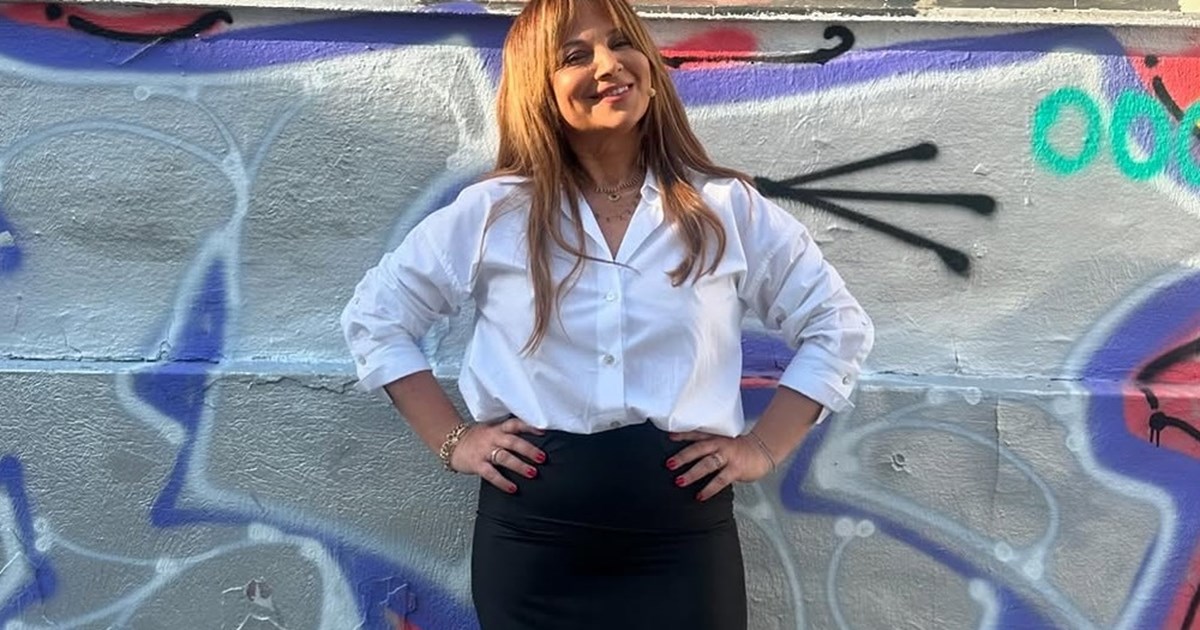 Το off-shoulder Zara top της Σταματίνας Τσιμτσιλή ταιριάζει σε όλα τα office looks σου - εικόνα 4