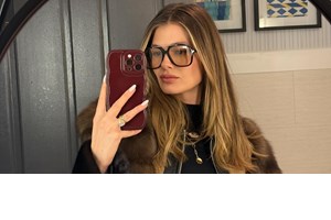 Λαμπεροί και ερωτευμένοι | Η Αμαλία Κωστοπούλου ποζάρει μαζί με τον αρραβωνιαστικό της - εικόνα 3