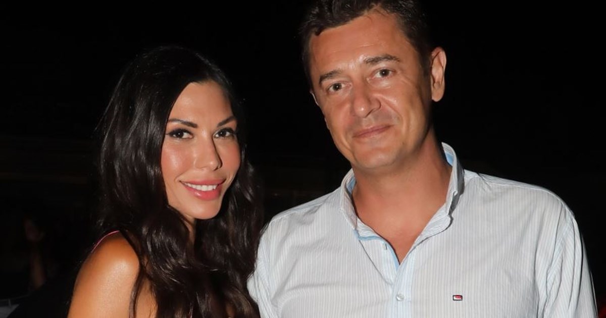 Couple goals για Αντώνη Σρόιτερ & Ιωάννα Μπούκη | Η βραδινή έξοδος σε γνωστό νυχτερινό κέντρο - εικόνα 6