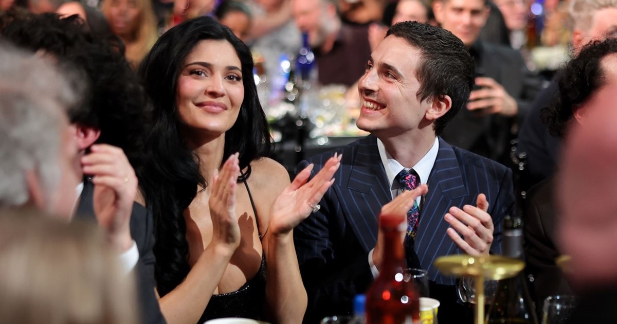 Χρυσές Σφαίρες 2026 | Το φιλί των Timothée Chalamet και Kylie Jenner μπροστά στην κάμερα
