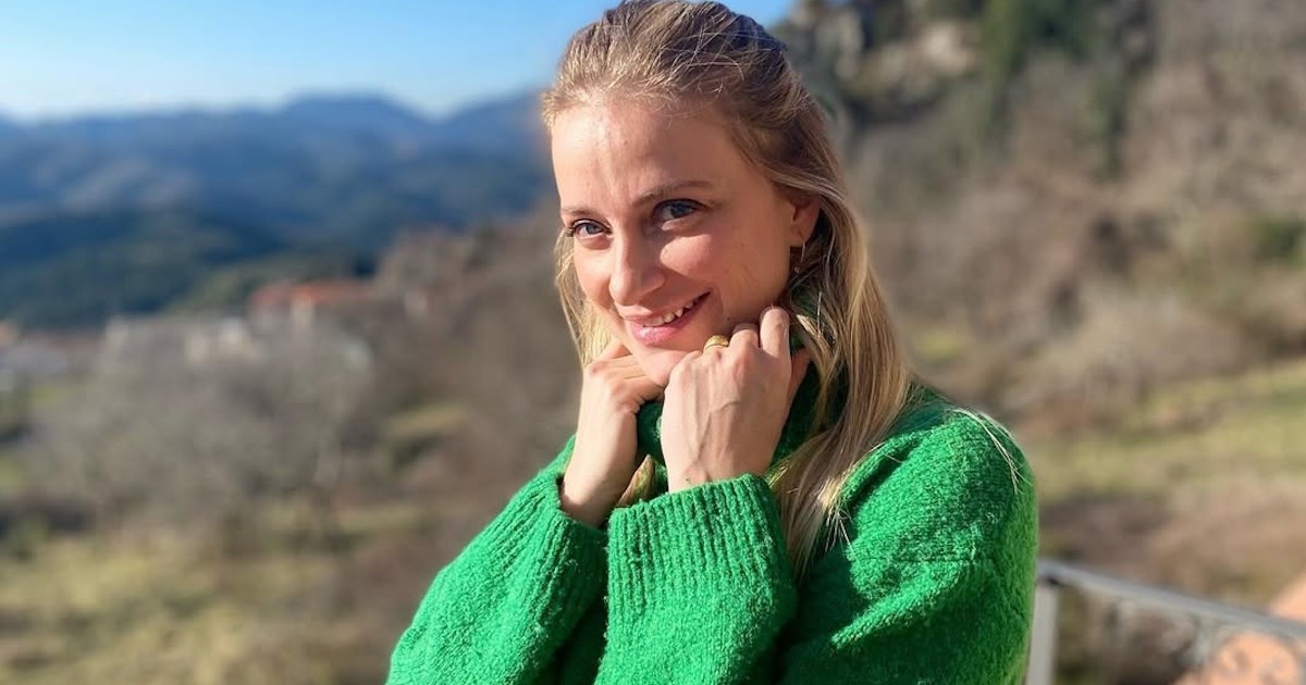 Λένα Δροσάκη | Στη θεατρική της πρεμιέρα αγκαλιά με τους συμπρωταγωνιστές της - εικόνα 6