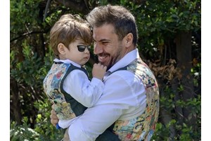 Ο Αχιλλέας και η Ακυλίνα Πετρετζίκη είναι τα πιο αγαπημένα αδέρφια | Χέρι - χέρι στη βόλτα με τον μπαμπά τους - εικόνα 3