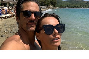 "Η καλύτερη νονά" | Η Μπέττυ Μαγγίρα αγκαλιά με την Αριάδνη Μακαλιά στον φακό της Αντιγόνης Ψυχράμη - εικόνα 5