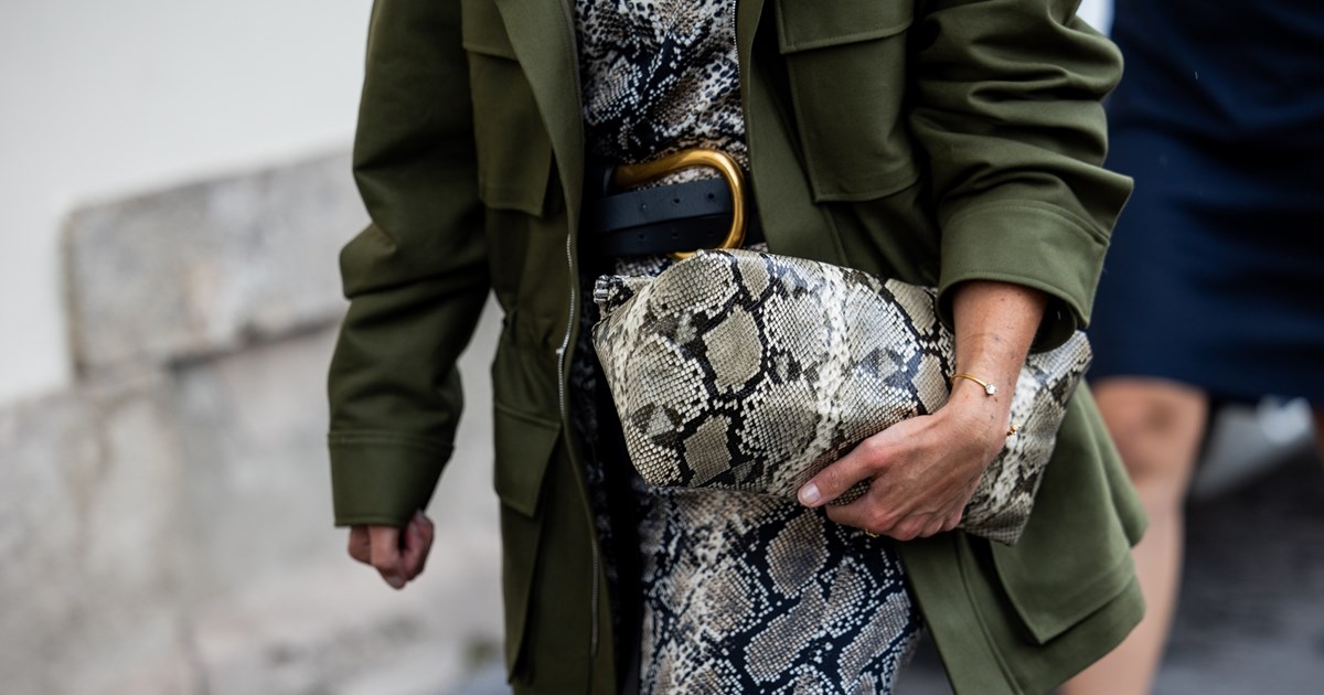 Fab Five | 5 stylish looks που μπορείς να δημιουργήσεις με μια δερμάτινη midi φούστα αυτή τη σεζόν - εικόνα 3