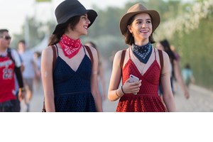 Η Λένα Δροσάκη φόρεσε το καλοκαιρινό κοστούμι με τον πιο ανατρεπτικό τρόπο - εικόνα 2