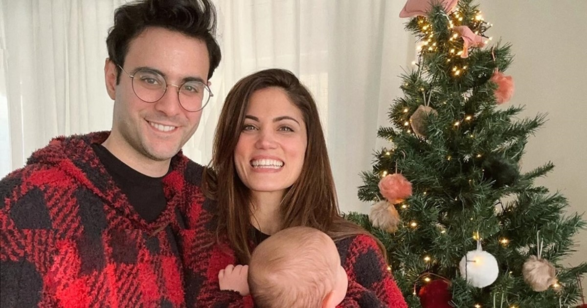 Ώρα ανανέωσης για τη Μαίρη Συνατσάκη | Οι λουλουδένιες λεπτομέρειες στο ανακαινισμένο μπάνιο της