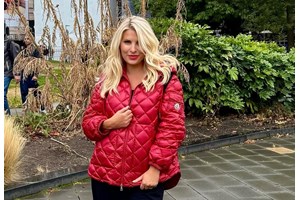 Ελένη Μενεγάκη | Για ουζάκι σε παραδοσιακή ψαροταβέρνα της Χαλκίδας