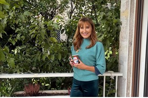 Στο σπίτι της Μάρας Ζαχαρέα | Η ατμοσφαιρική γωνιά με τις νοσταλγικές αναμνήσεις