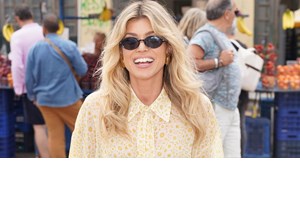 Η Μαρία Μπεκατώρου με το ολόσωμο μαγιό που κολακεύει όλες τις σιλουέτες