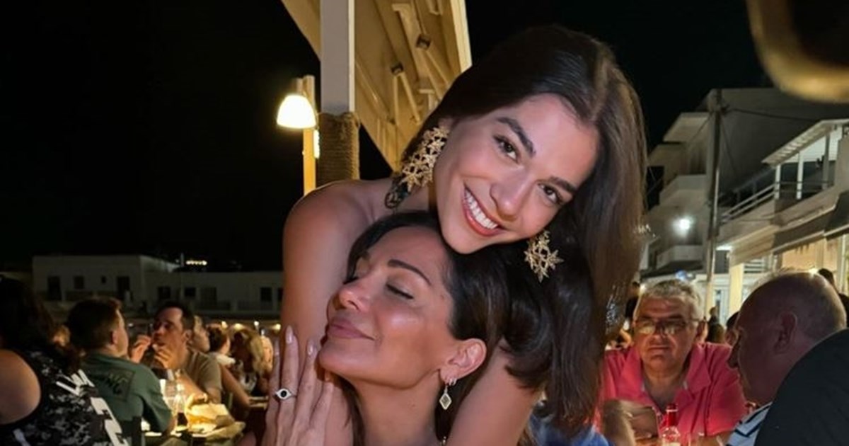 Μελίνα Νικολαΐδη | Στη μεγάλη συναυλία της Δέσποινας Βανδή με τη μπλούζα που φορούσε η μητέρα της στο αφιέρωμα για τα 30 χρόνια της καριέρας της - εικόνα 10