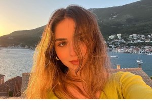 Βάσια Γκολφινοπούλου | Η τηλεοπτική "Σάντρα" μάς δείχνει το πανέμορφο γιορτινό σαλόνι της - εικόνα 2