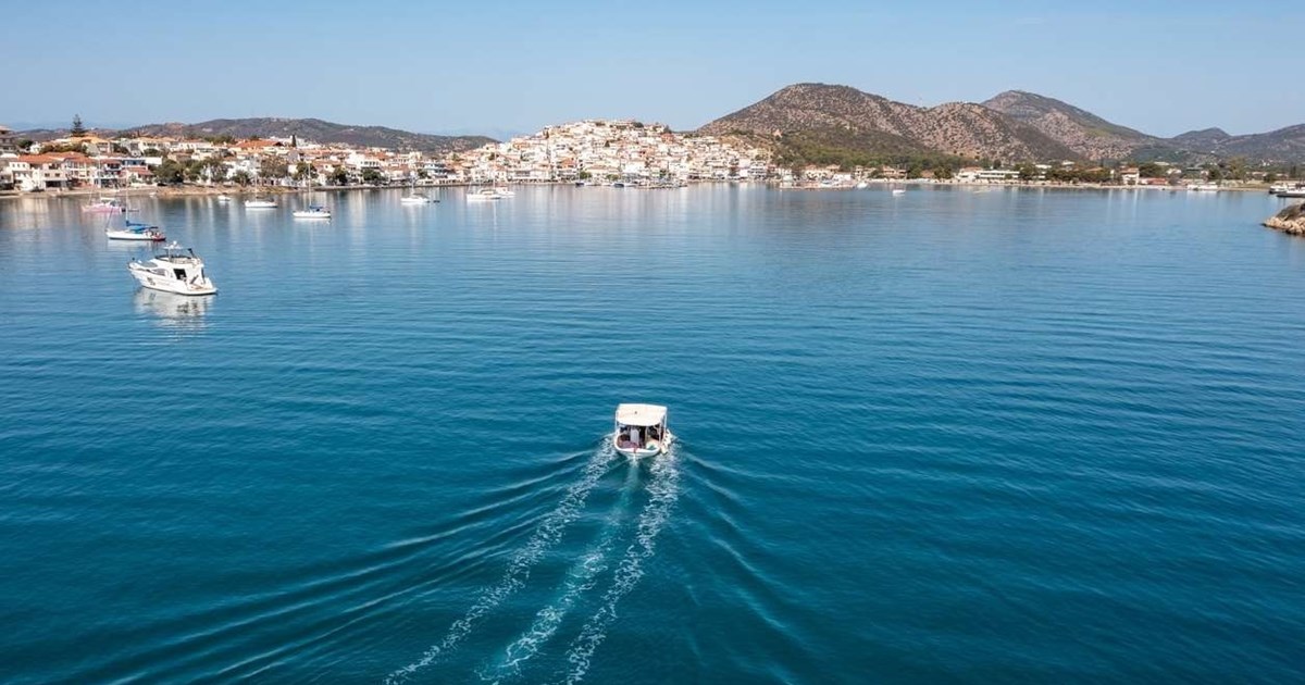 Απόδραση στις Σπέτσες: Ένας μίνι οδηγός σε 3 βήματα