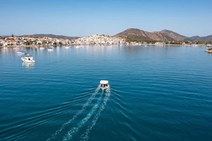 Απόδραση στις Σπέτσες: Ένας μίνι οδηγός σε 3 βήματα