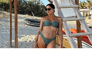 Σταματίνα Τσιμτσιλή | Ποζάρει δίπλα στην Ελεονώρα Ζουγανέλη στη συναυλία της στην Πάρο