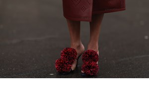 Η Ελένη Βουλγαράκη με τα ψηλοτάκουνα mules που πρέπει να έχουμε όλες στη συλλογή μας - εικόνα 4