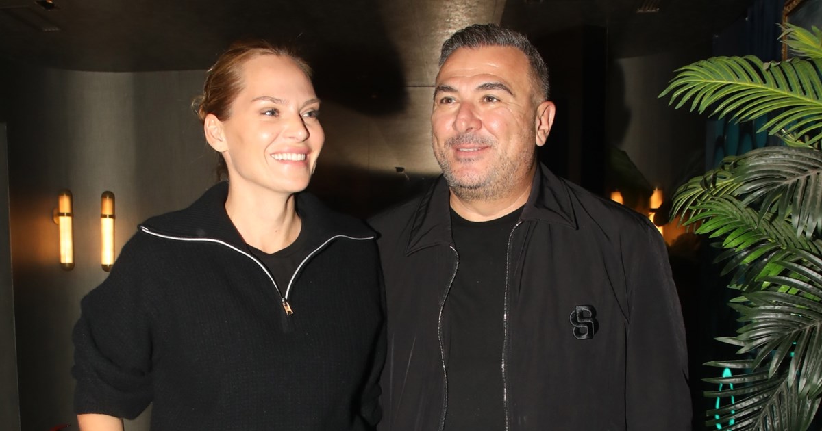 Όταν η Μαρία Μπεκατώρου ανέβηκε στη σκηνή και τραγούδησε με τον Αντώνη Ρέμο - εικόνα 4