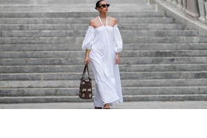 Τι να βάλω στο γραφείο; Η Κατερίνα Καινούργιου σου δίνει την τέλεια ιδέα με τη μίντι φούστα από τη Massimo Dutti - εικόνα 3