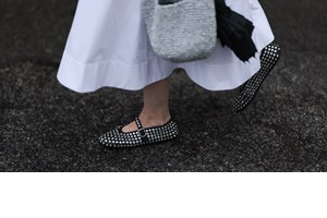 Τα πέδιλα με φιόγκο που θα βρεις στη Zara και μπορείς να φορέσεις σε κάθε φθινοπωρινό κάλεσμα - εικόνα 3