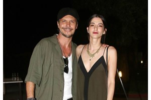 Με σκουρόχρωμο outfit και ψηλοτάκουνα πέδιλα | Η κομψή εμφάνιση της Αναστασίας Παντούση στο 1ο Greek Fashion Festival - εικόνα 5