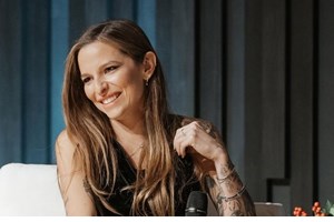 "Περιμένοντας το σχολικό" | Η Βάσω Λασκαράκη στο πρωινό της με την Εύα της