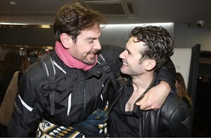 "Reunion" για τις "Άγριες Μέλισσες" | Δανάη Λουκάκη & Θεοφανία Παπαθωμά στην πρεμιέρα της Κατερίνας Διδασκάλου και του Δημήτρη Τσίκλη - εικόνα 4