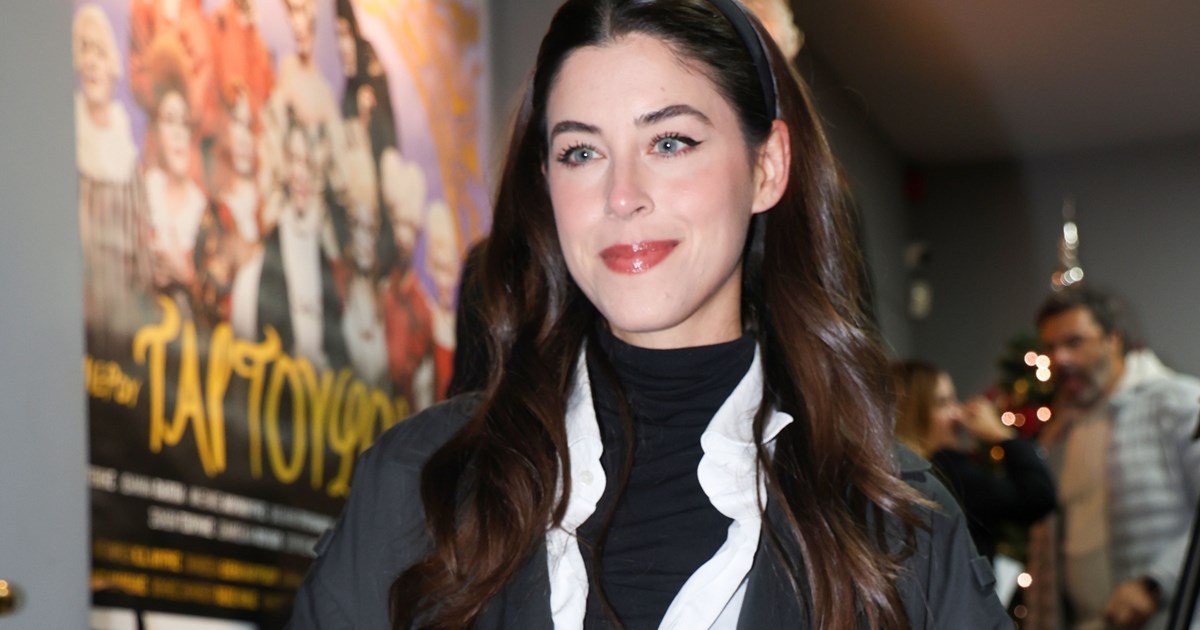 Η Κατερίνα Καινούργιου με το πανωφόρι που λατρεύουν οι Γαλλίδες fashionistas