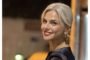 Χριστίνα Κοντοβά | Με το τέλειο summer look στα σοκάκια της Πάτμου - εικόνα 3