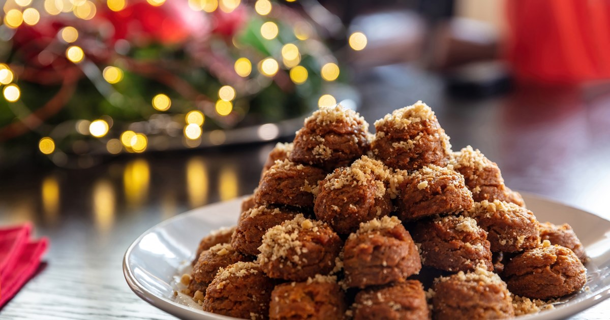 Κέικ μελομακάρονο: Το viral γλυκό που φέρνει τις γιορτές σε κάθε μπουκιά - εικόνα 2