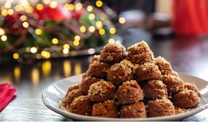 Κέικ μελομακάρονο: Το viral γλυκό που φέρνει τις γιορτές σε κάθε μπουκιά - εικόνα 2