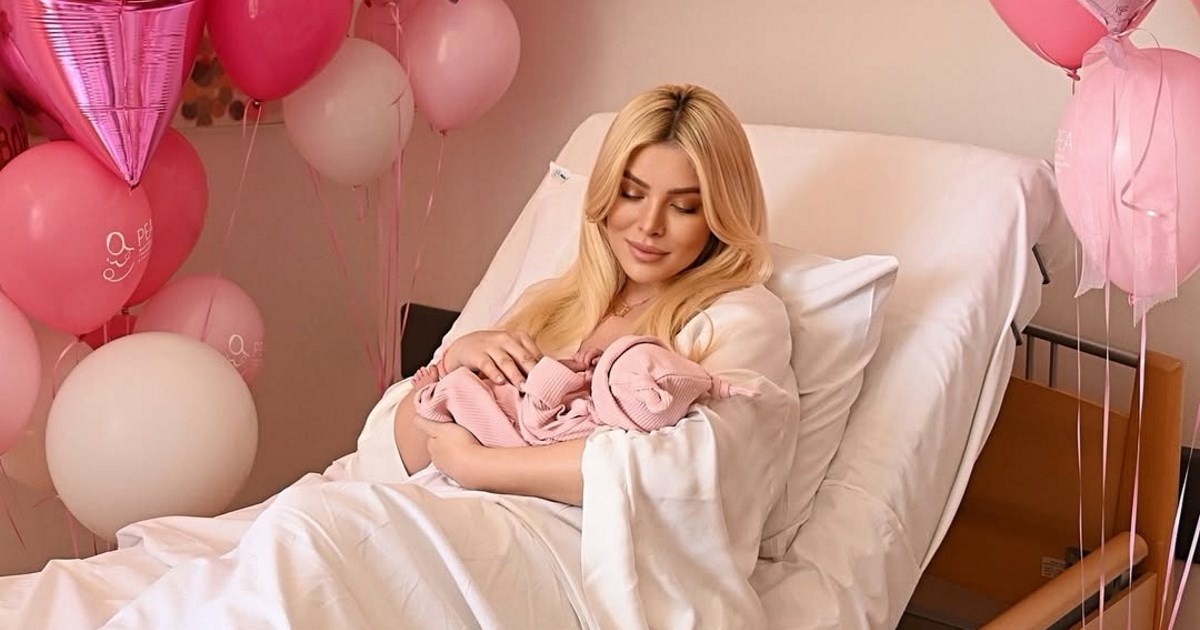 Παναγιώτης Κουτσουμπής | Το ανοιξιάτικο t-shirt του είναι αφιερωμένο στην κόρη του, Ξένια - εικόνα 4