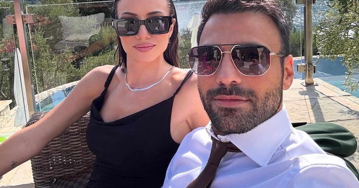 Ανδρέας Γεωργίου | Φωτογραφίζει το κορίτσι του στη χριστουγεννιάτικη Ρώμη