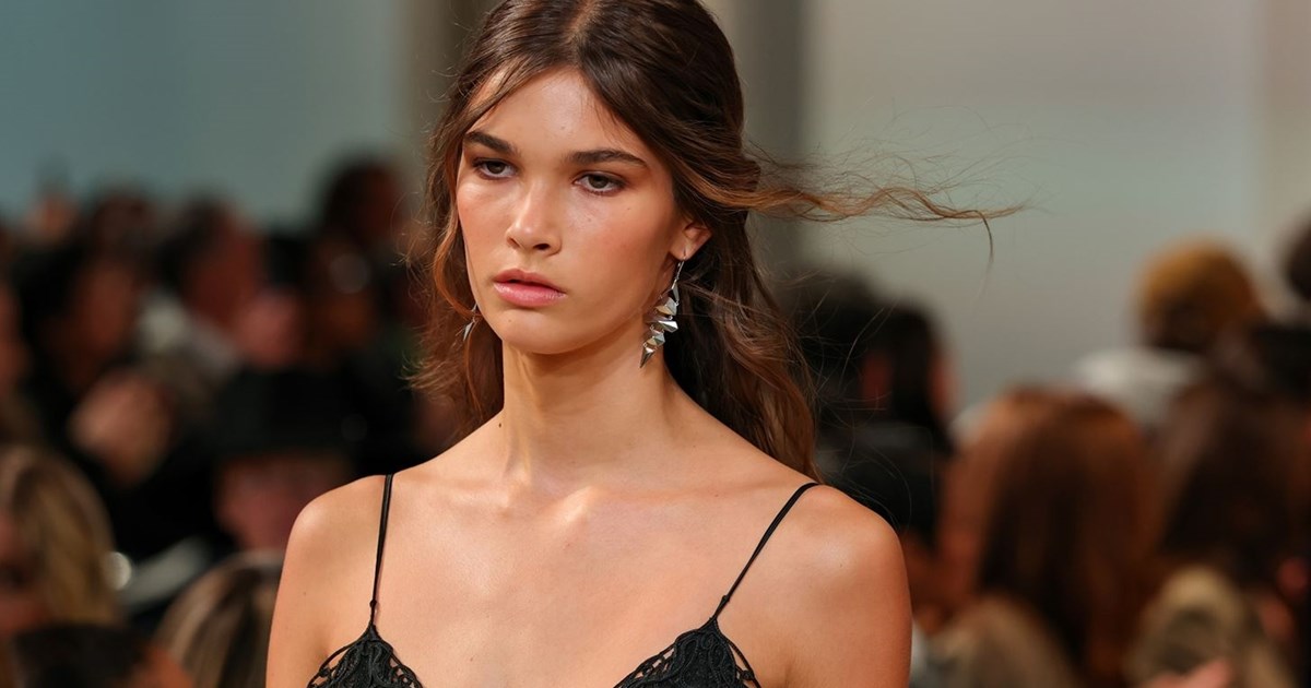 Αυτό το serum ρετινόλης κοστίζει λιγότερο από 20 ευρώ και μεταμορφώνει την επιδερμίδα