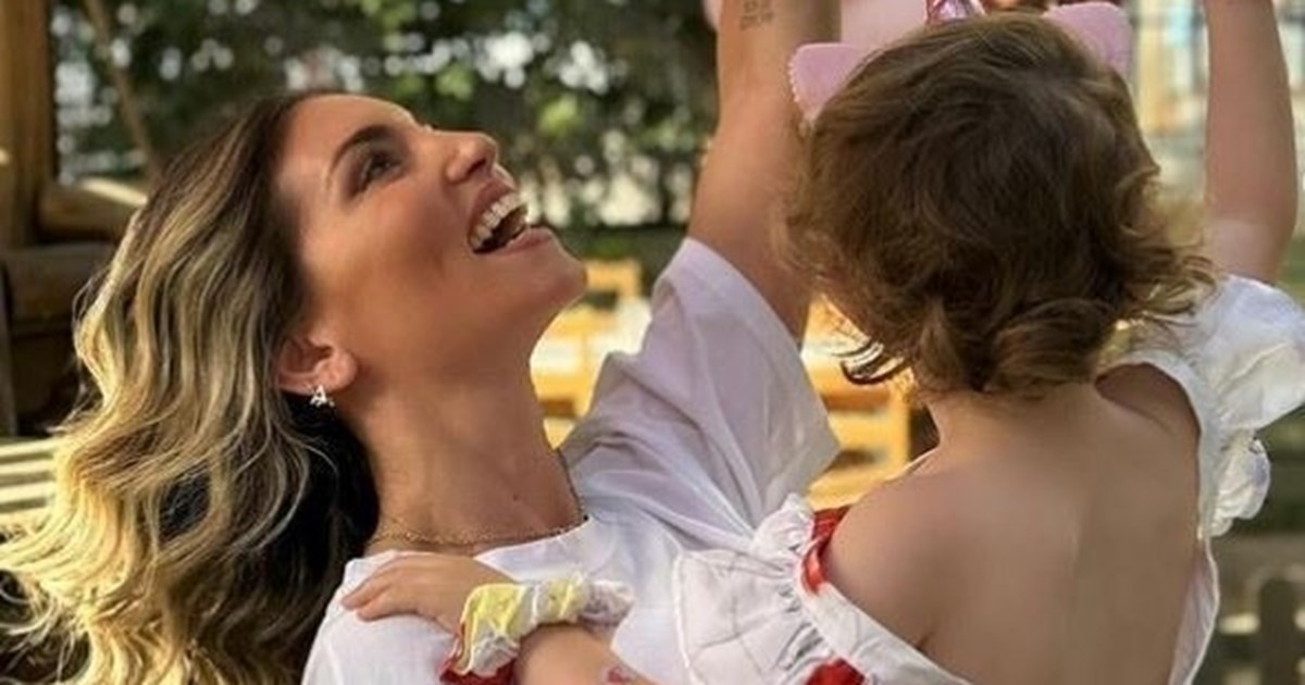 Η Αθηνά Οικονομάκου στο "αιώνιο δίλημμα" που αντιμετωπίζουν οι σημερινές μαμάδες - εικόνα 4