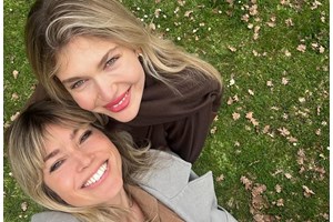 Full in love η Βάσια Κωσταρά | Τα τρυφερά φιλιά με τον σύντροφό της στο Λονδίνο - εικόνα 3