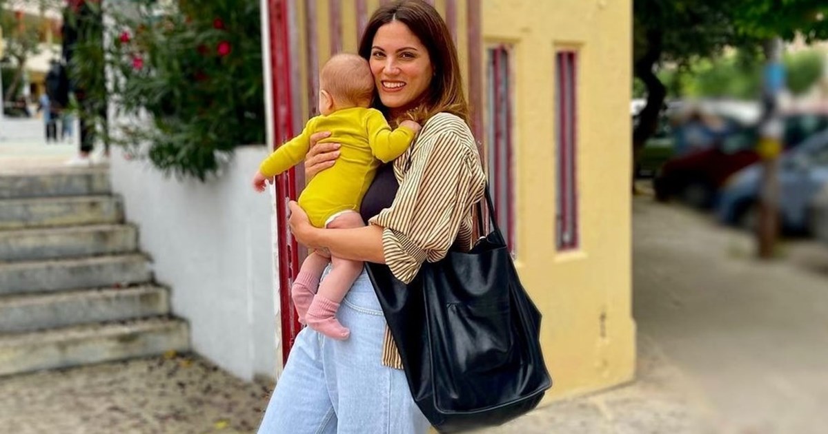 Μαίρη Συνατσάκη | Η "γλυκιά αταξία" που επικρατεί στο δωμάτιο της κόρης της