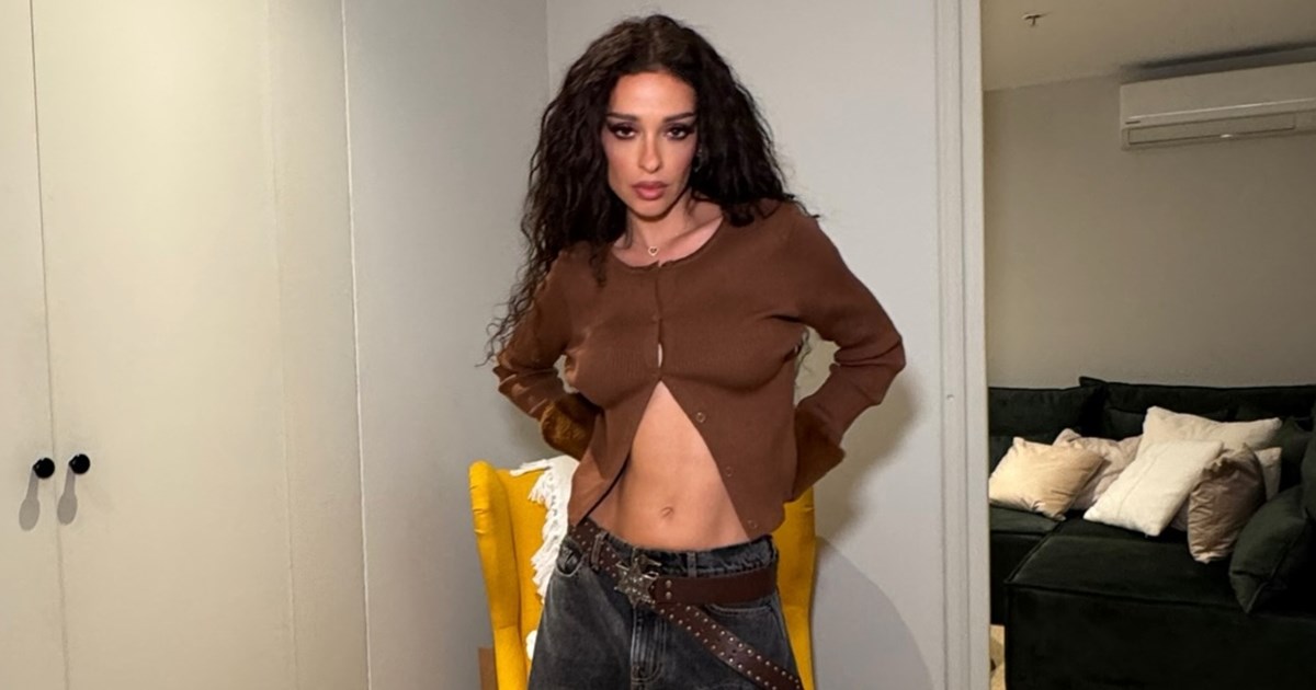 Η Ελένη Φουρέιρα με τις κούκλες αδερφές της | Πόσο μοιάζουν οι τρεις τους;