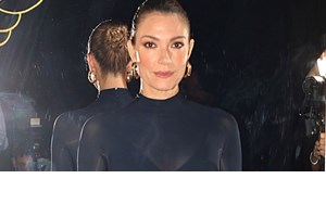 Η Βίκυ Καγιά μας δείχνει σε κοντινό πλάνο τους κοιλιακούς της και εμείς σκεφτόμαστε να ξεκινήσουμε άμεσα γυμναστική - εικόνα 2