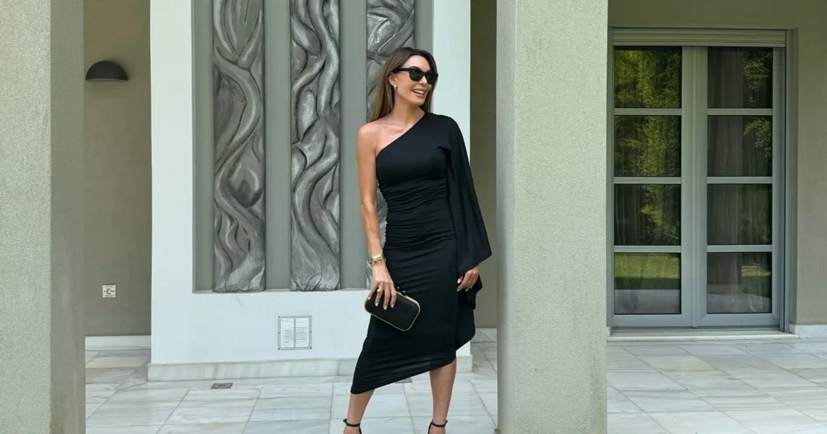 Η Τατιάνα Στεφανίδου έχει το τέλειο κορμί | Η φωτογραφία με μαύρο μπικίνι στο ηλιοβασίλεμα - εικόνα 2