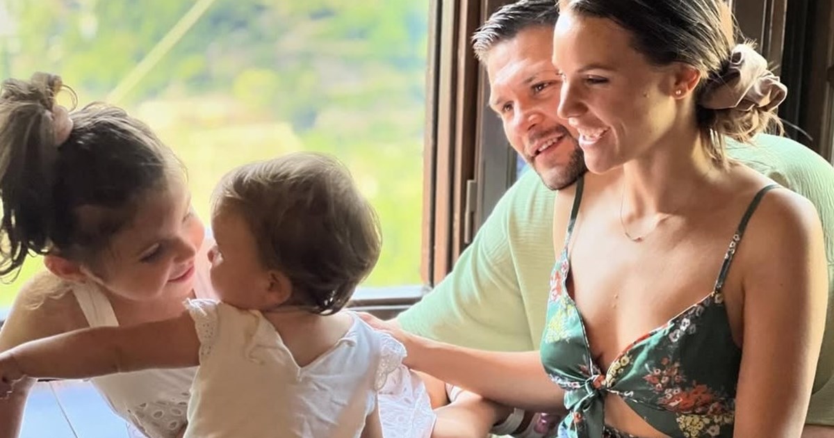 Γιάννης Αντετοκούμπο | Το τρυφερό φιλί στη σύζυγό του, Μαράια μετά τον θρίαμβο της Εθνικής - εικόνα 8