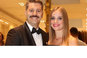 Αλέξανδρος Μπουρδούμης | Απαθανατίζει τη Λένα Δροσάκη και τον Αναστάση με το φλαμίνγκο τους στην πισίνα - εικόνα 4