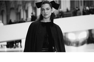 Η Dua Lipa αρνείται κατηγορηματικά ότι απέλυσε τον συνεργάτη της μετά την υπογραφή του σε επιστολή ενάντια στο συγκρότημα Kneecap - εικόνα 2