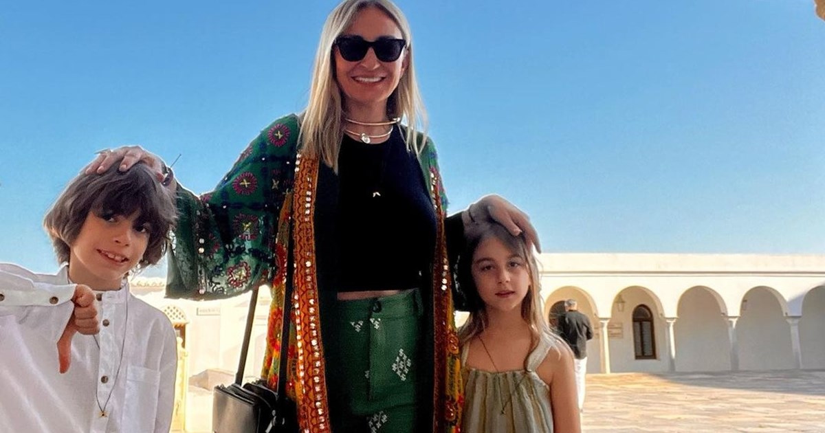 Ρούλα Ρέβη | Η σπάνια φωτογραφία με τον Αποστόλη Τότσικα από την αίθουσα τοκετού - εικόνα 2