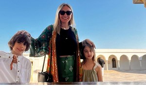 Ρούλα Ρέβη | Η σπάνια φωτογραφία με τον Αποστόλη Τότσικα από την αίθουσα τοκετού - εικόνα 2